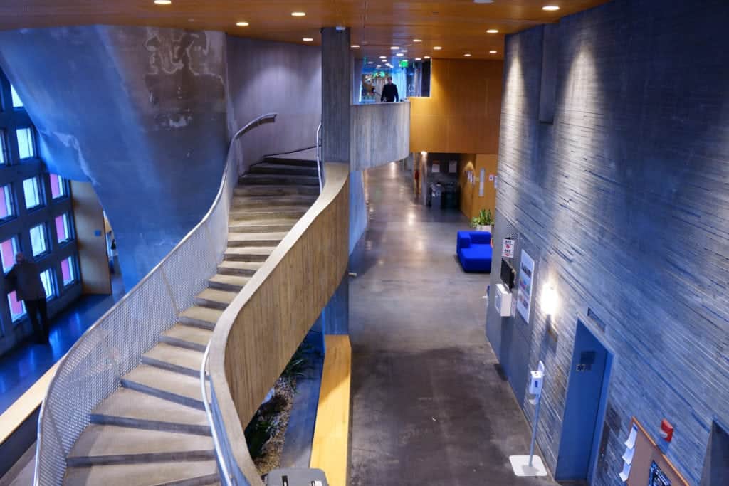 Read more about the article The Complete Guide To Keeping Your Dorm Room Clean and Tidy