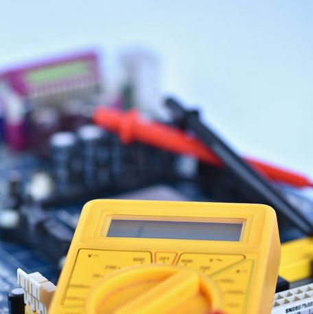 cambiar o arreglar cargador portátil en Valencia