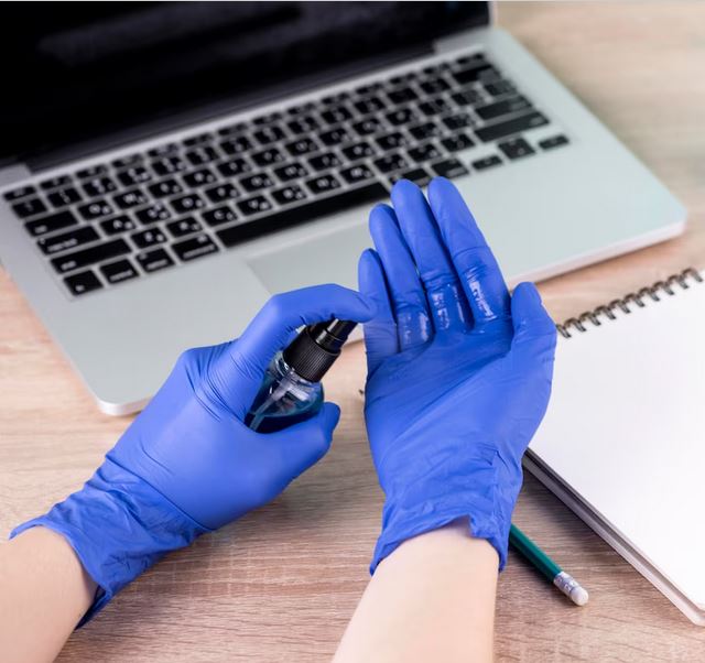 reparar bisagra de portátil en Valencia