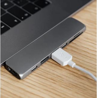 reparar conector de carga portátil en Valencia